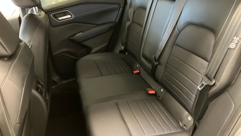 Nissan Qashqai 1.3 DiG-T MH 158 Tekna 5dr Xtronic Petrol Hatchback